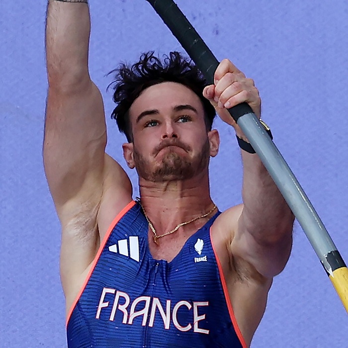 French Pole Vaulter Anthony Ammirati Video Vault Olympics 2024